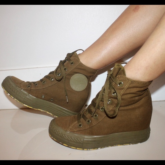 Converse Shoes - All star heel shoes